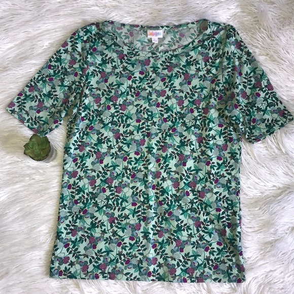 LuLaRoe Tops - LulaRoe Shirt Size L